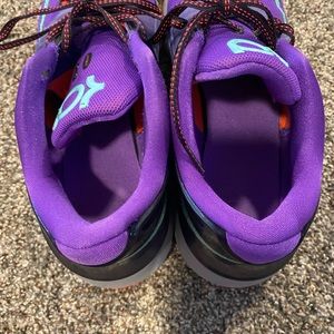 KD 7’s “Lighting” Men’s Size 10